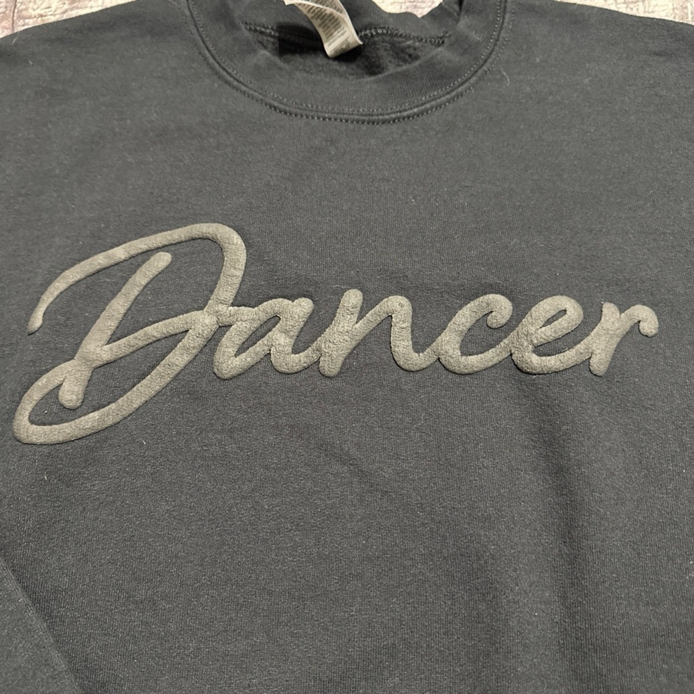 2/15 Gildan Black 'Dancer' Script Sweatshirt - Picture 4 of 7